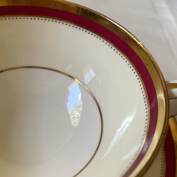 Crimson Ivory footed cup & saucer set fine bone china Mintons England - Picture 4 of 11